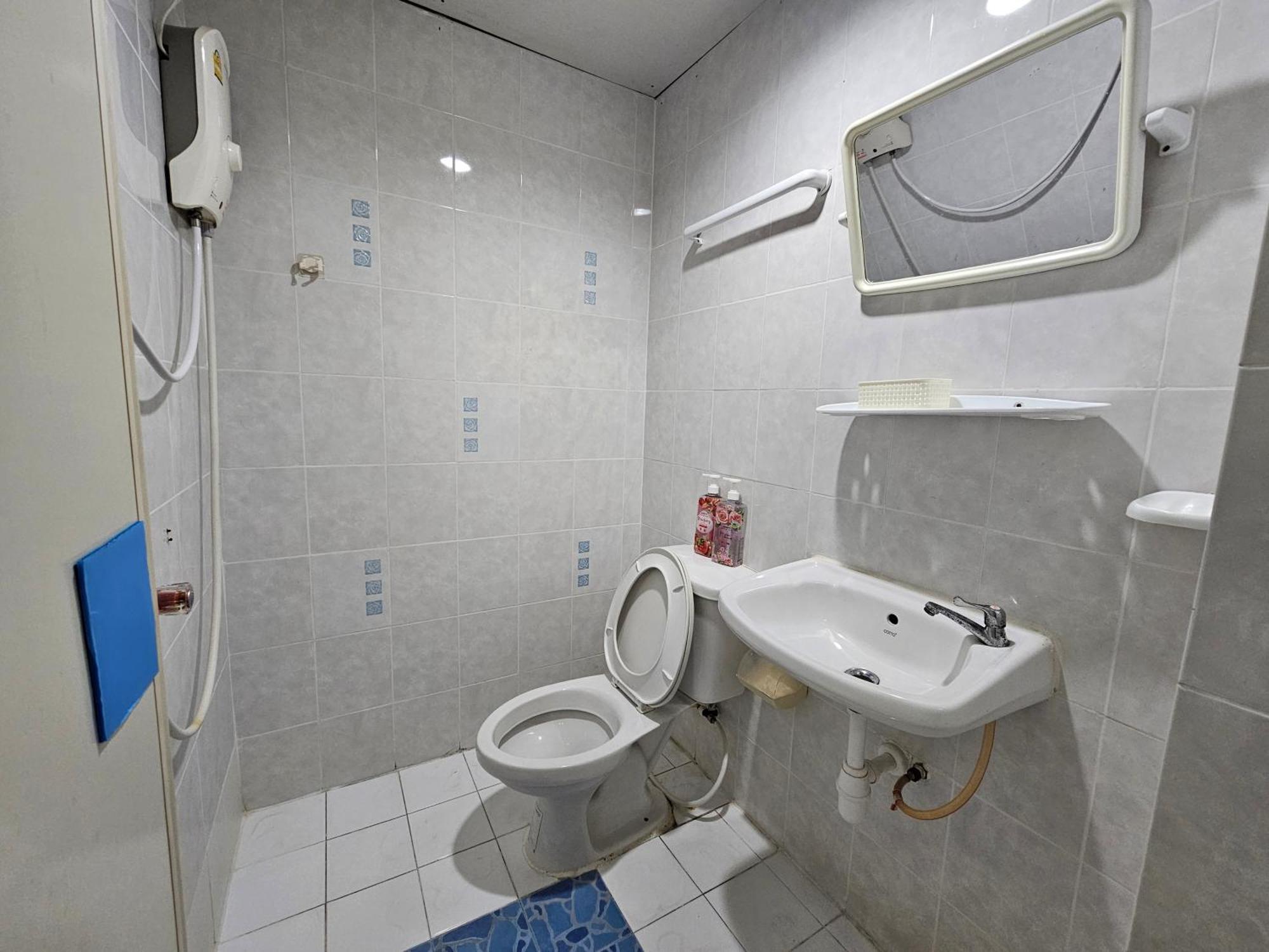 Si Fah At Bangsaen Hotel Ban Rong Khoei Dış mekan fotoğraf