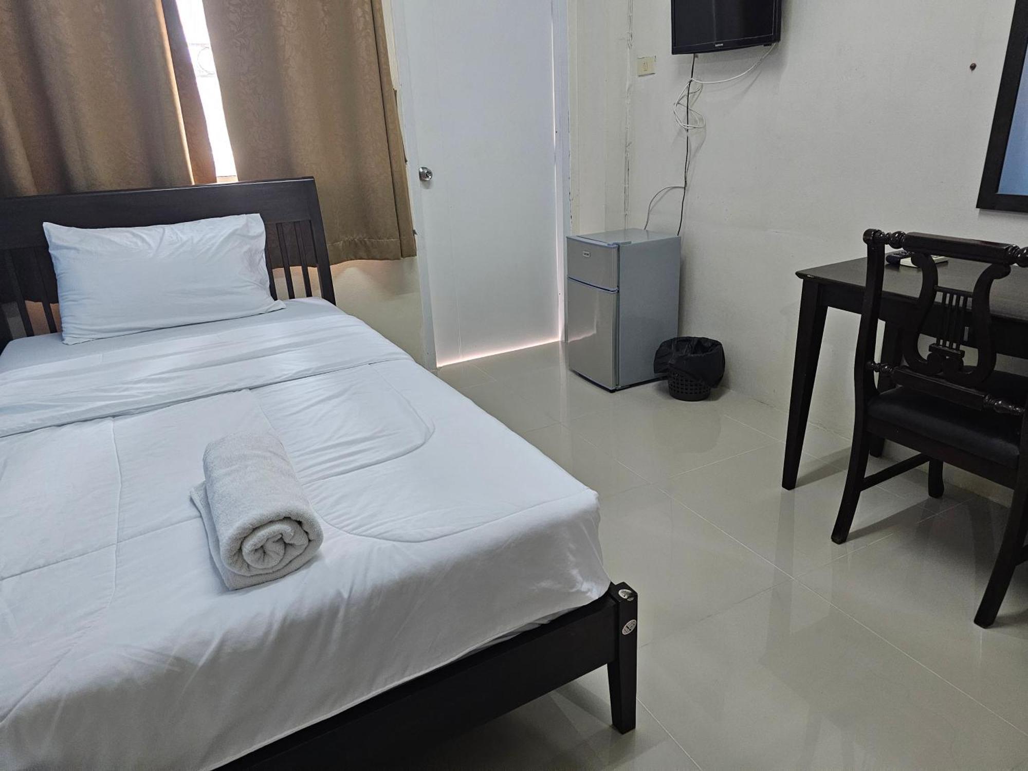Si Fah At Bangsaen Hotel Ban Rong Khoei Dış mekan fotoğraf