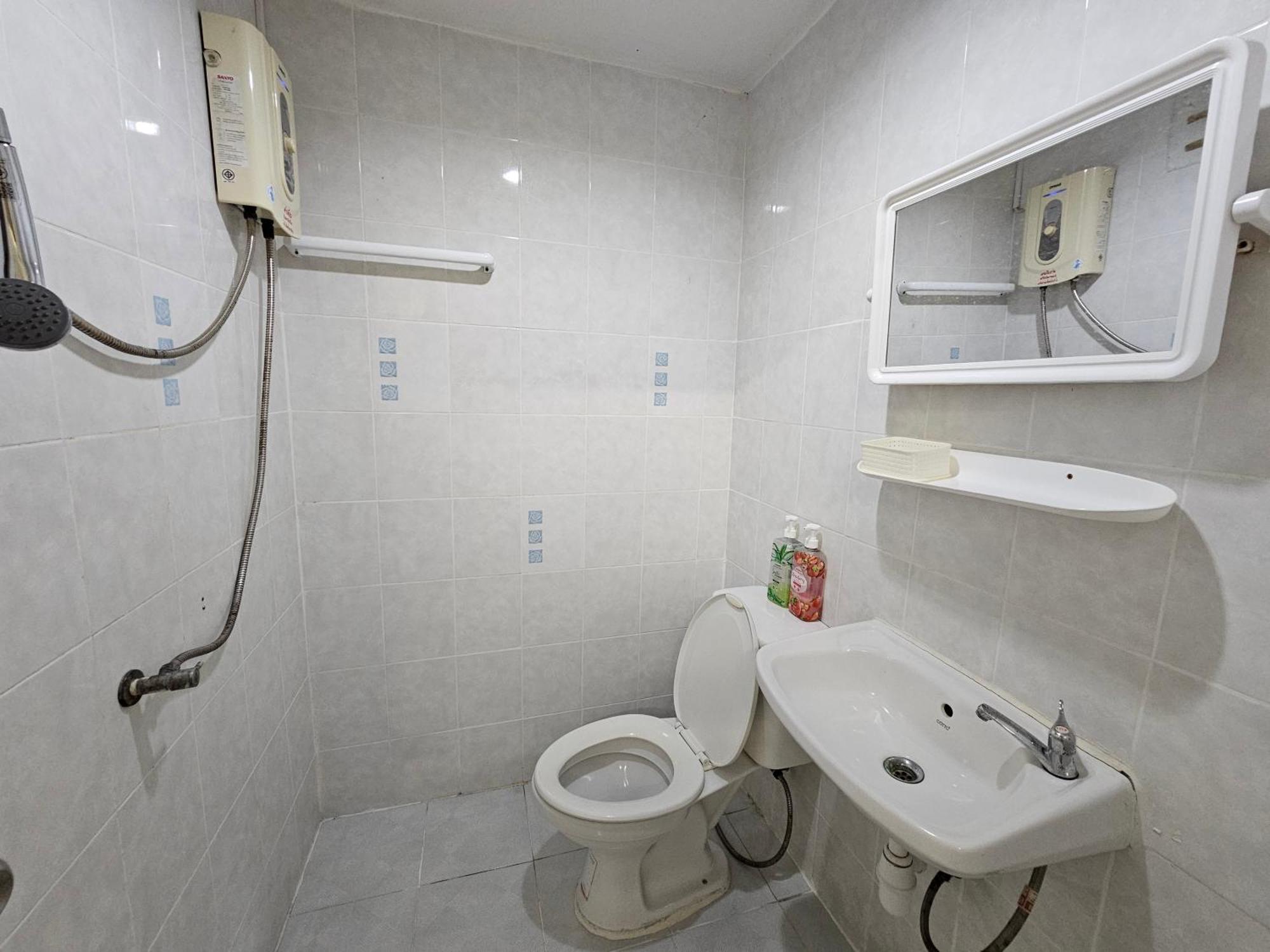 Si Fah At Bangsaen Hotel Ban Rong Khoei Dış mekan fotoğraf