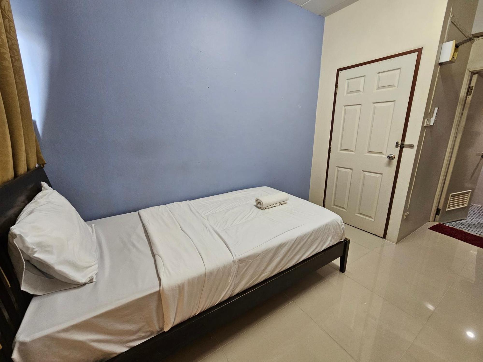 Si Fah At Bangsaen Hotel Ban Rong Khoei Dış mekan fotoğraf