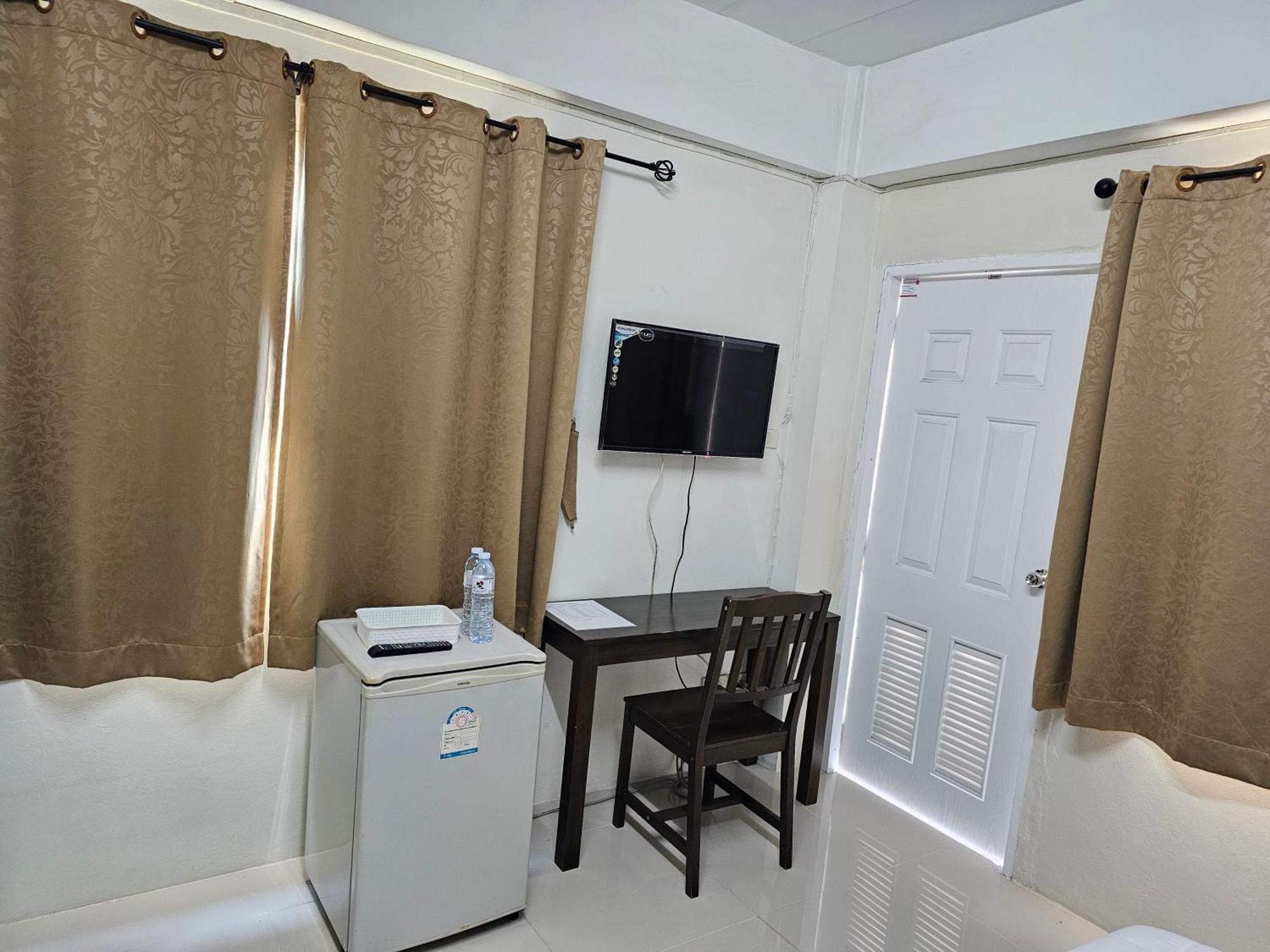 Si Fah At Bangsaen Hotel Ban Rong Khoei Dış mekan fotoğraf