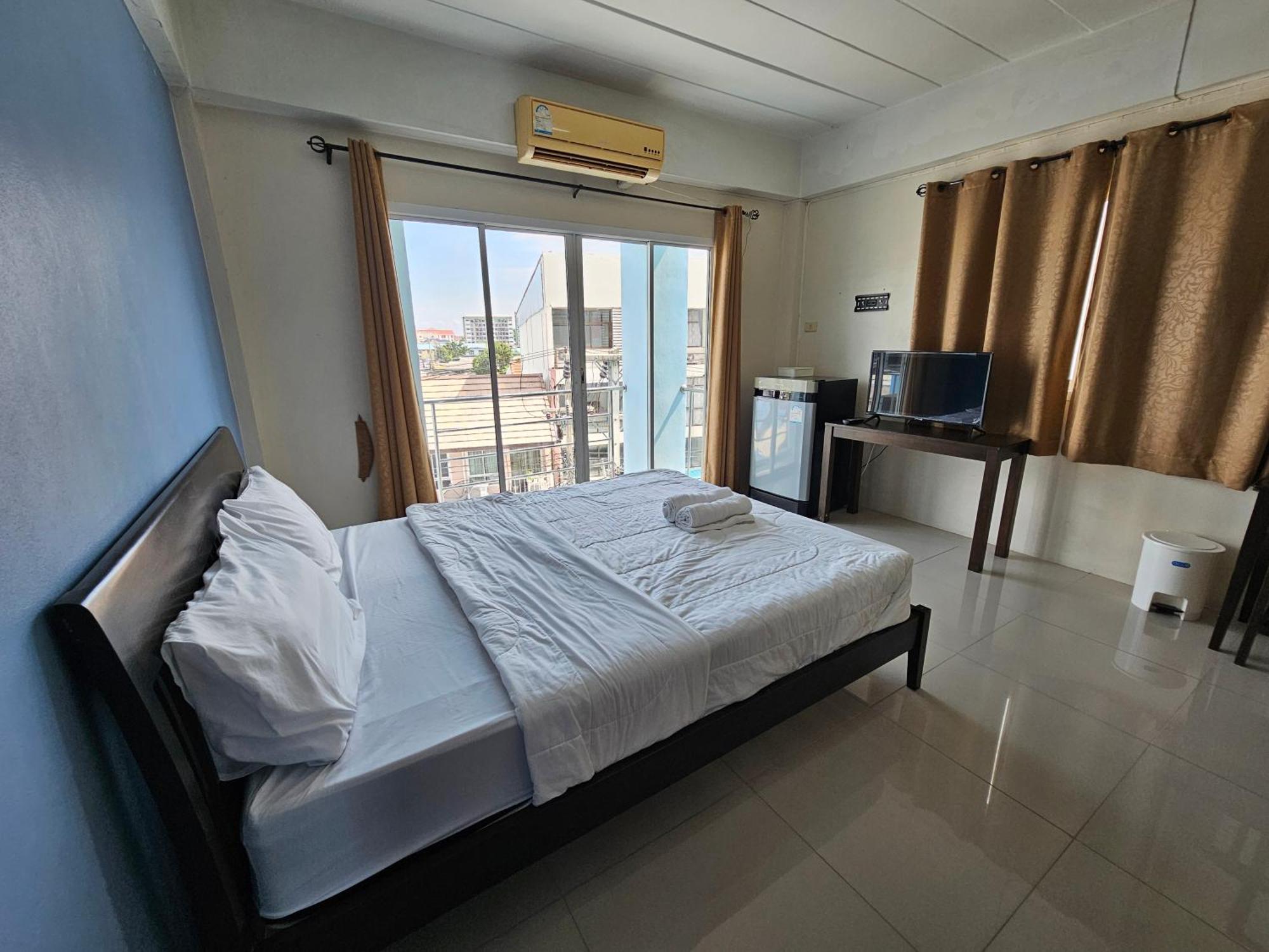 Si Fah At Bangsaen Hotel Ban Rong Khoei Dış mekan fotoğraf