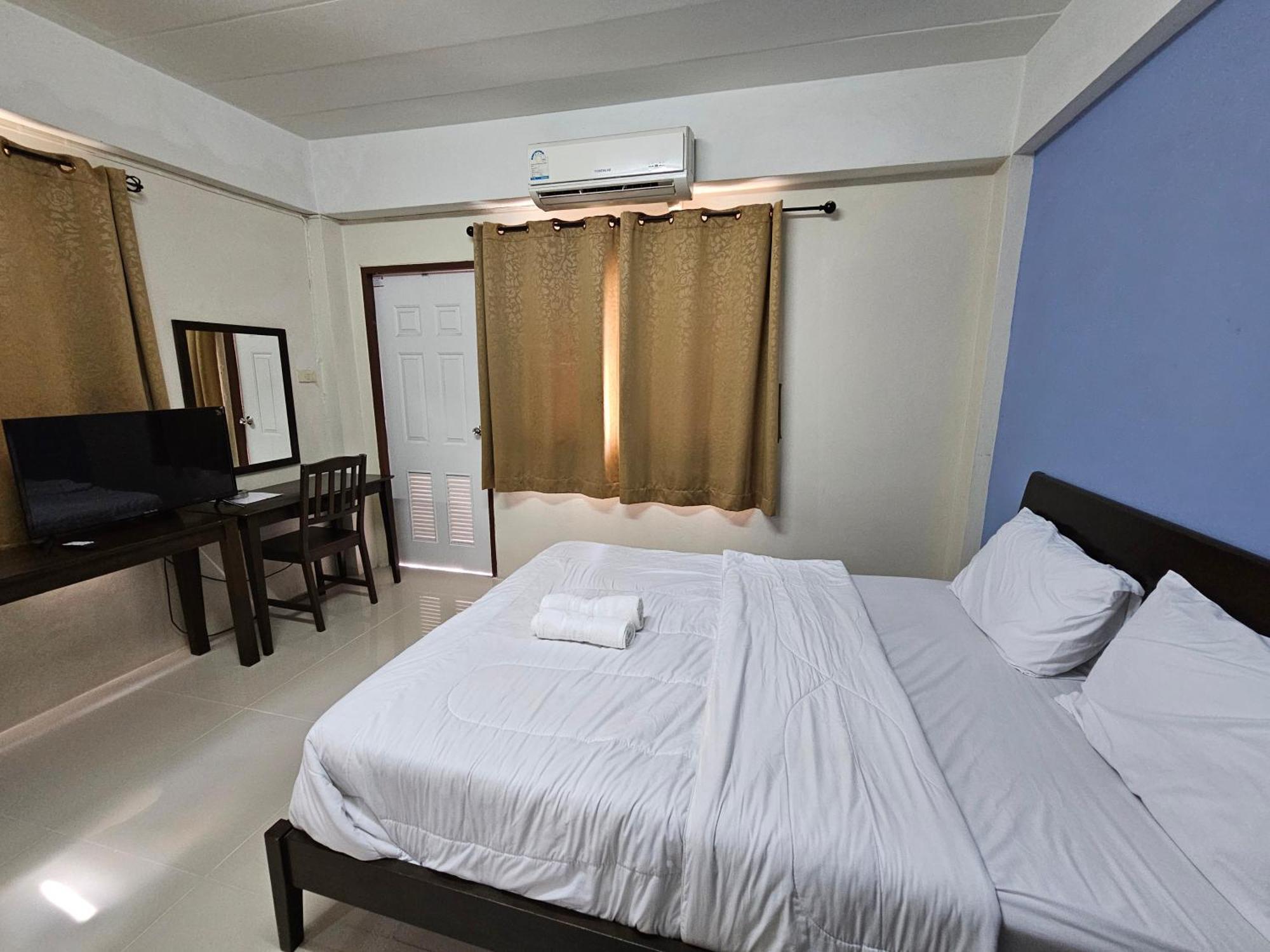 Si Fah At Bangsaen Hotel Ban Rong Khoei Dış mekan fotoğraf
