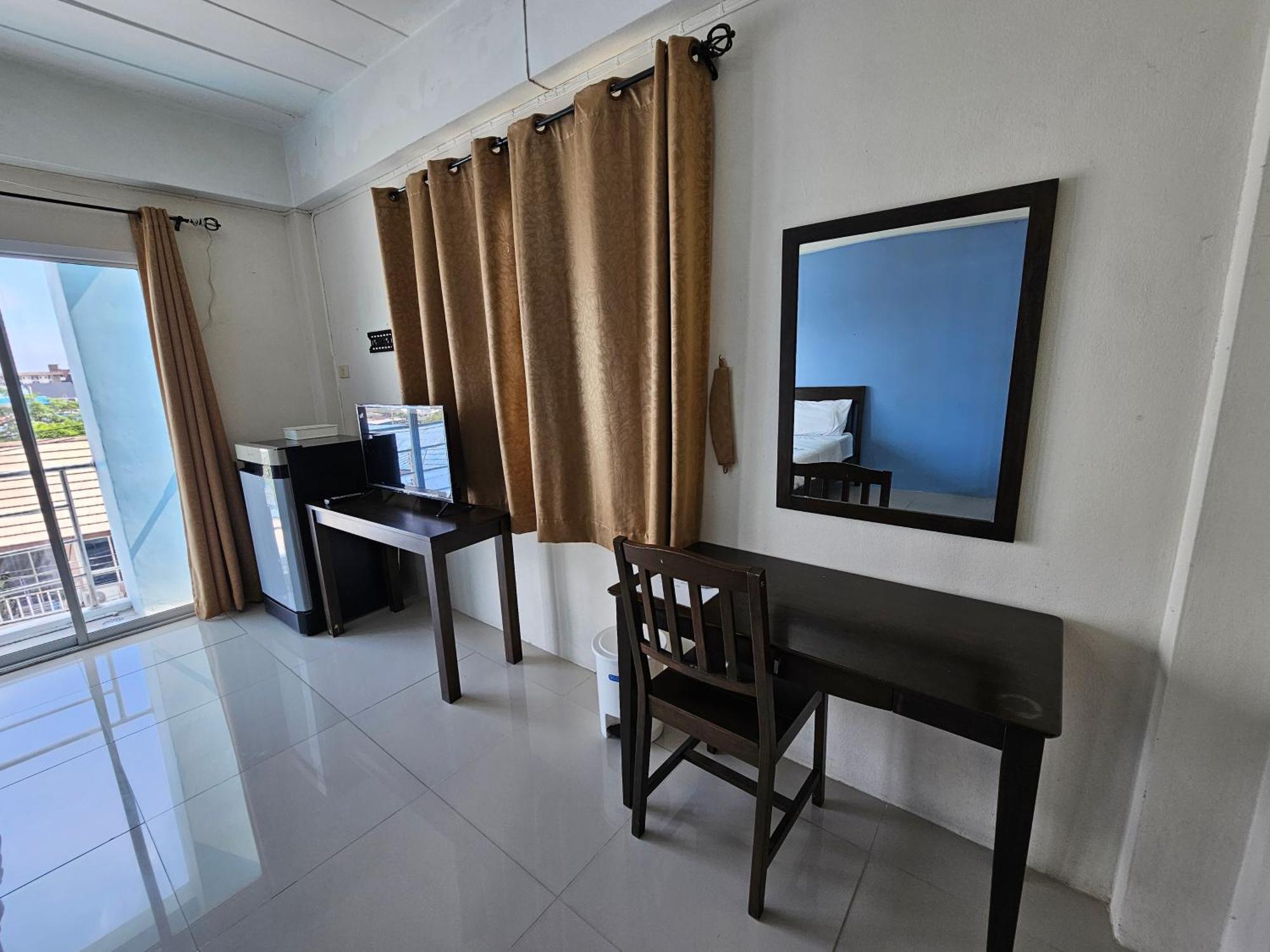 Si Fah At Bangsaen Hotel Ban Rong Khoei Dış mekan fotoğraf