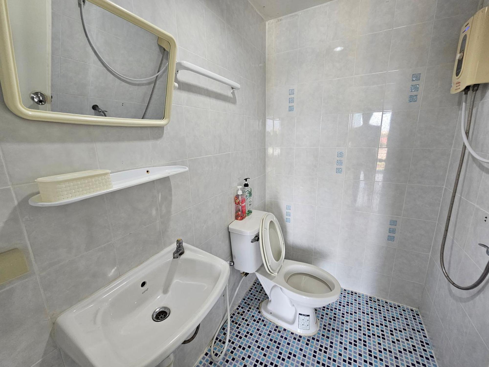 Si Fah At Bangsaen Hotel Ban Rong Khoei Dış mekan fotoğraf